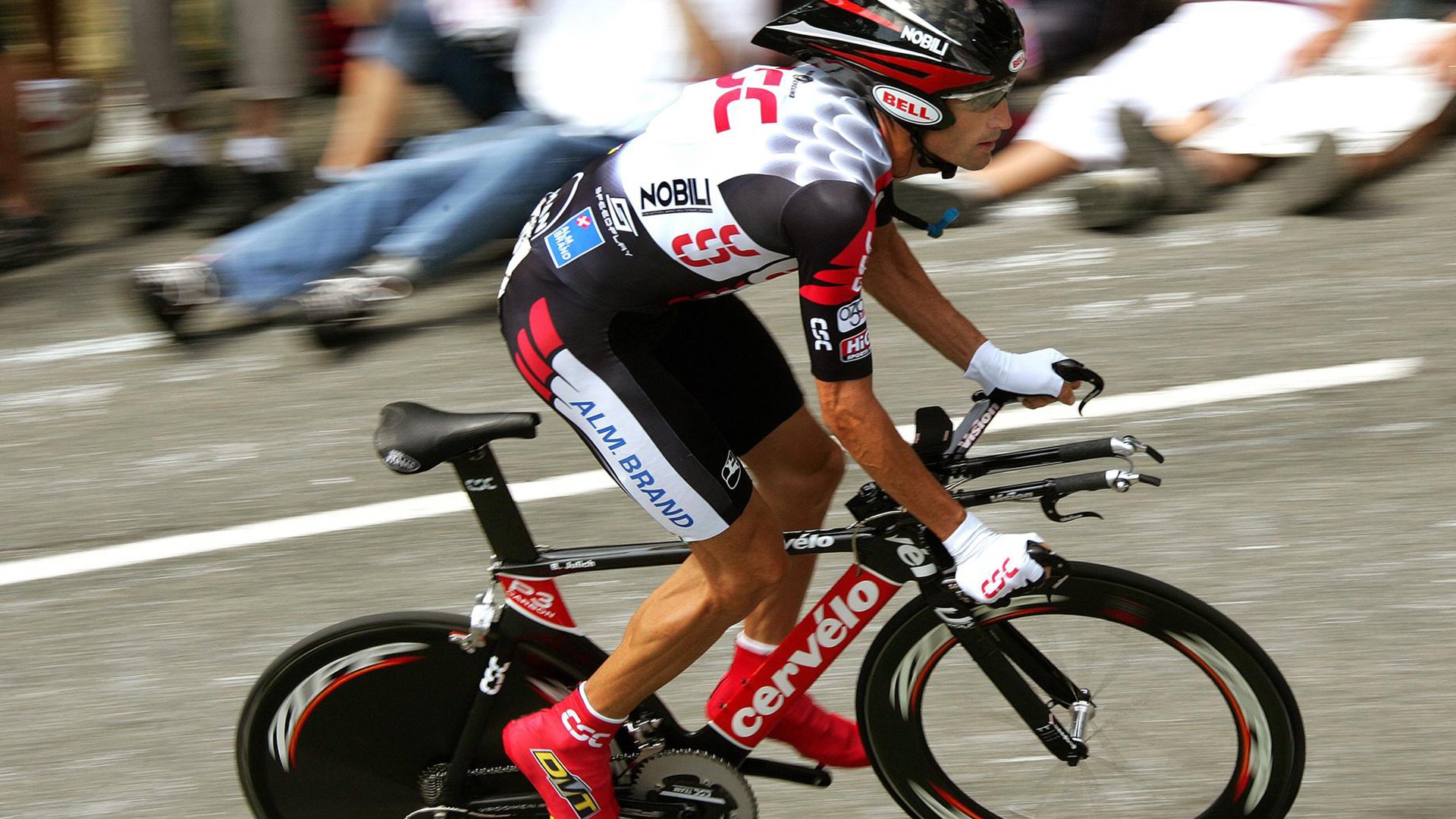 澳大利亚队团体赛制下的协作与配合：如何通过团队配合克敌制胜